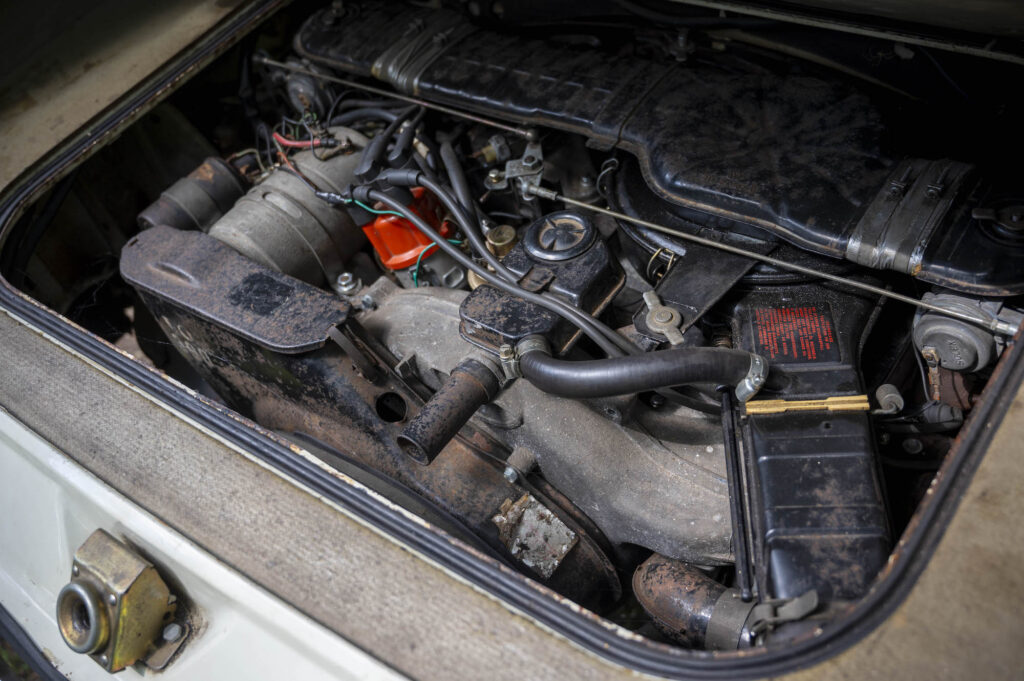 Volkswagen Fastback 1600 engine