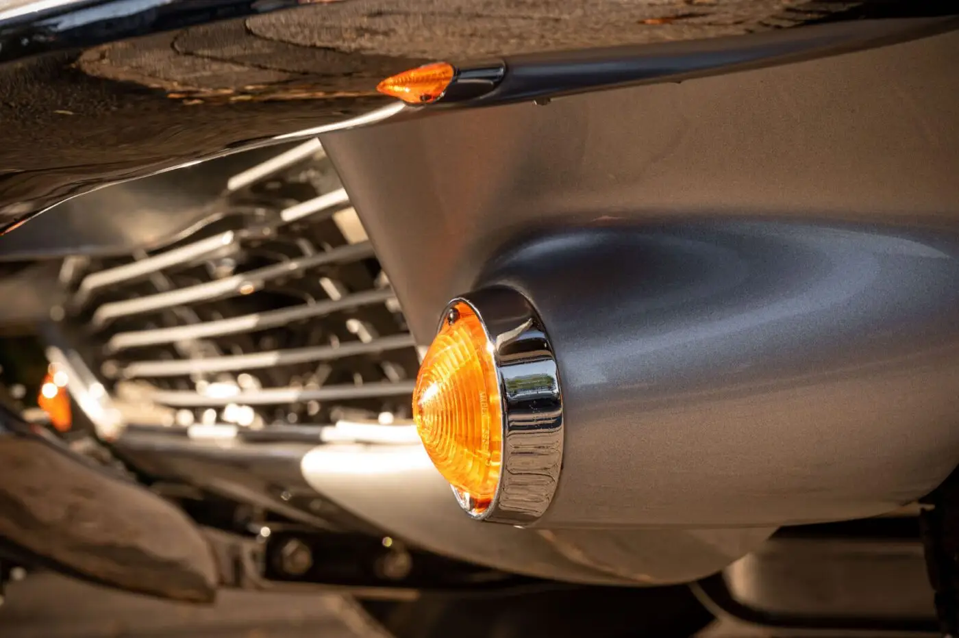 Chevrolet Corvette Sting Ray front indicators