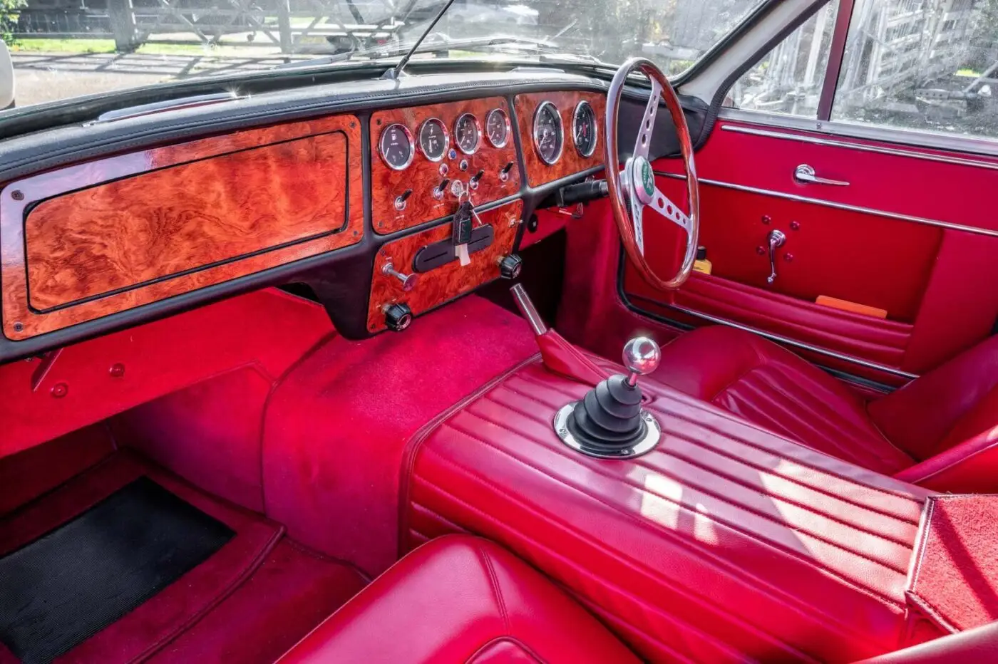 TVR Grantura interior