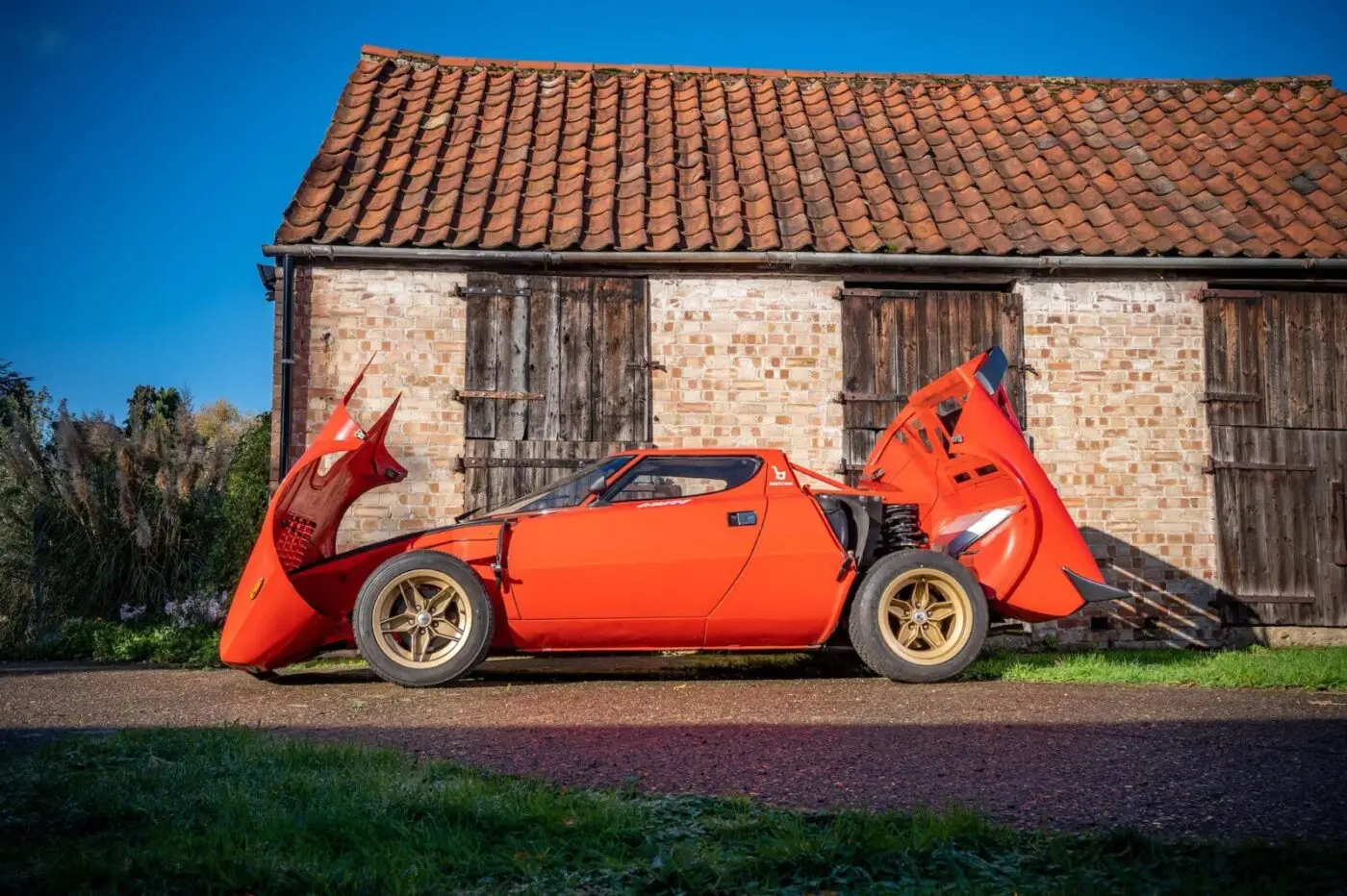 Lancia Stratos boot and bonnet open