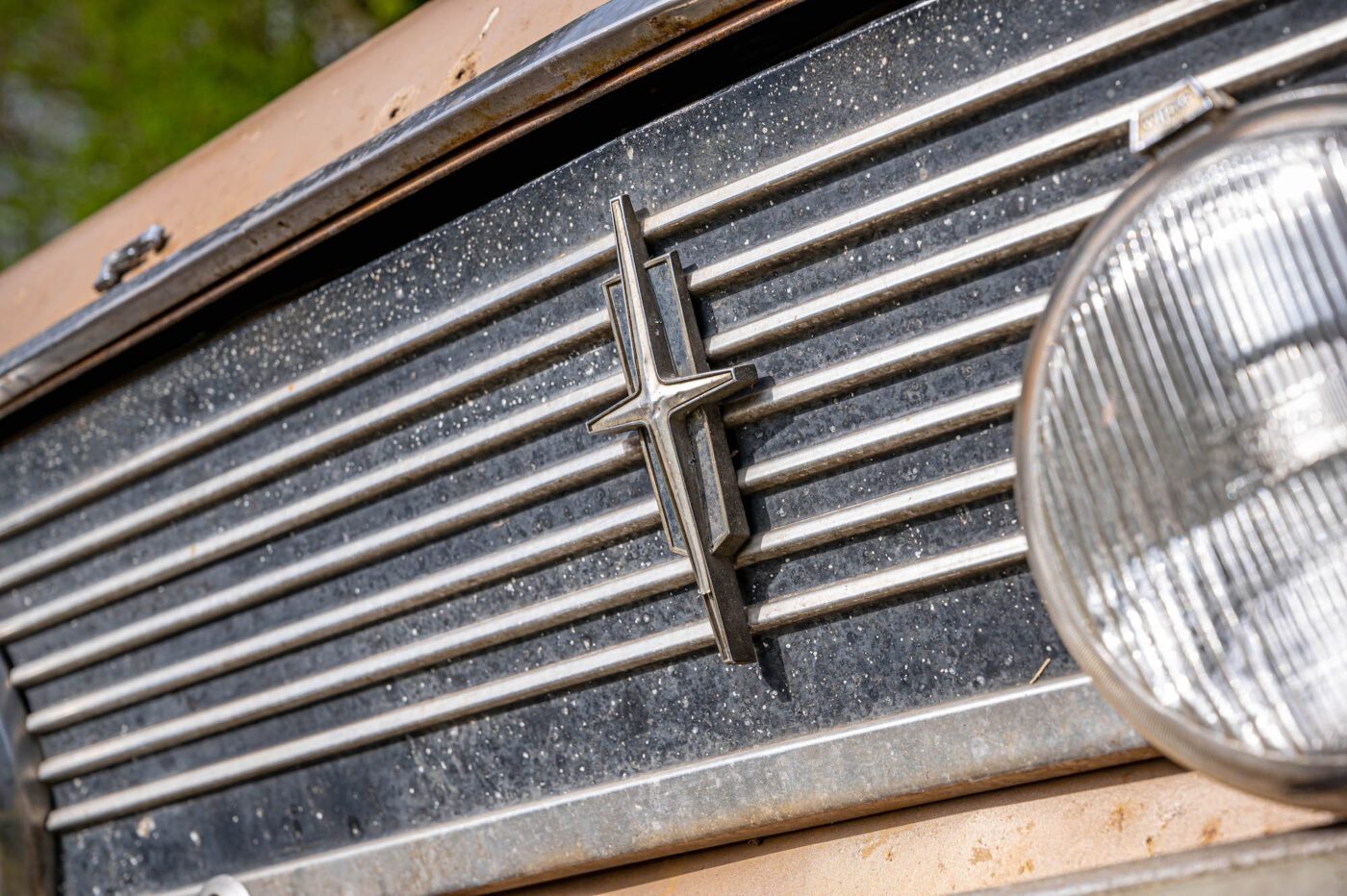 Ford Zodiac grille