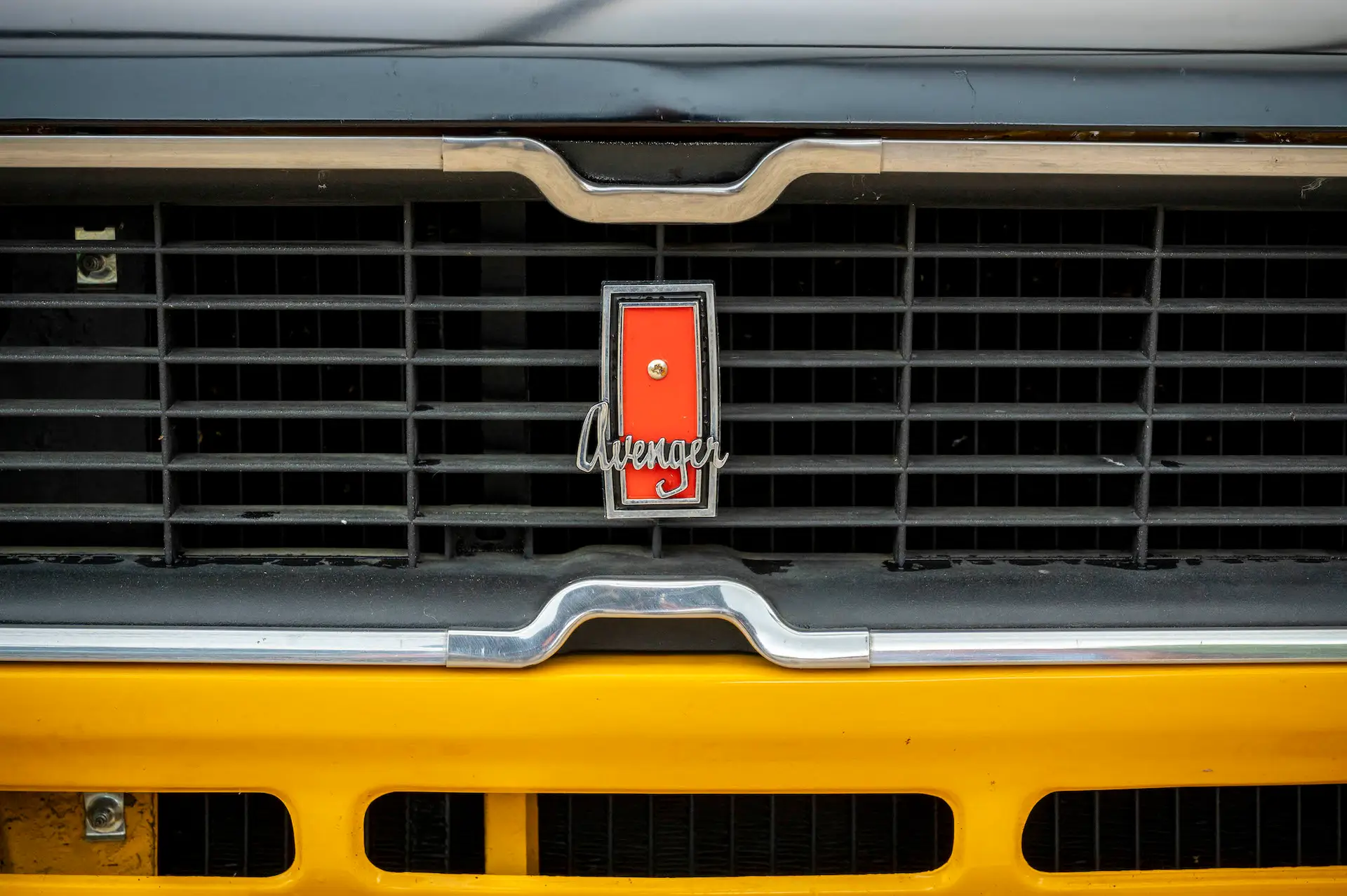 Avenger Tiger grille badge