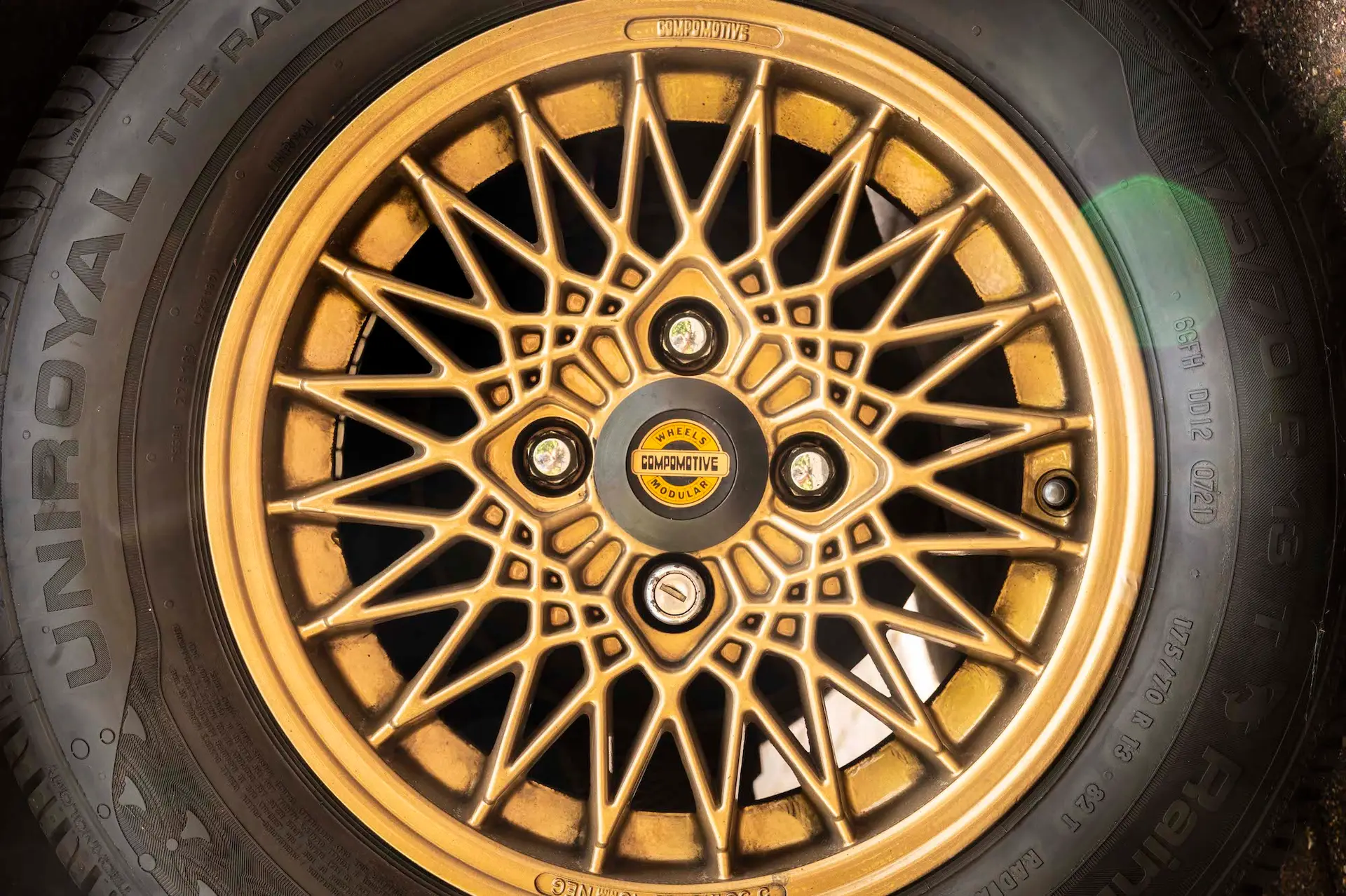 Gold Cpmpomotive wheels